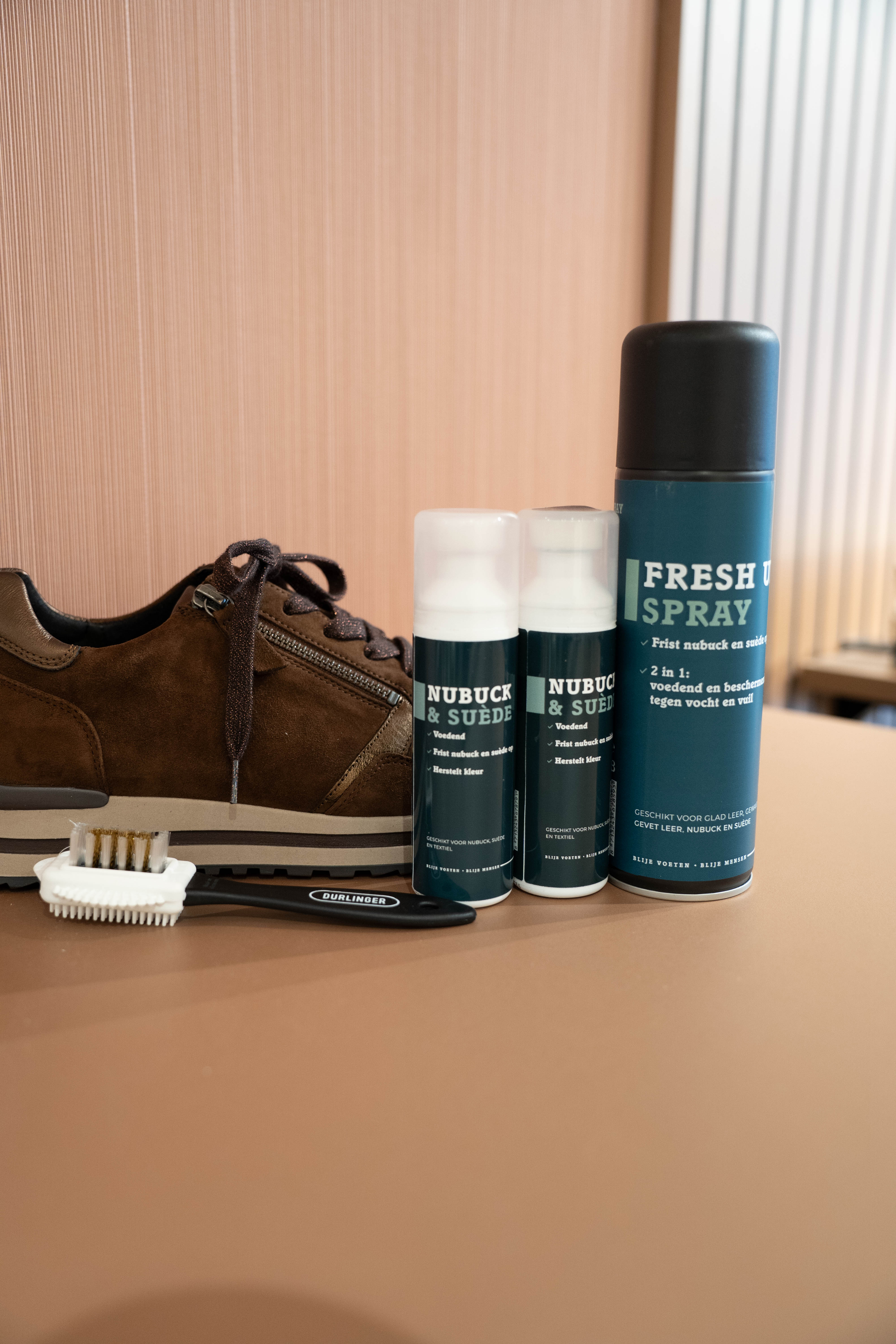Foto van suède verzorgingsartikelen