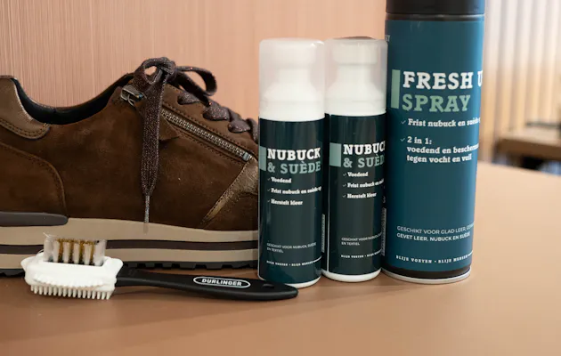 Foto van suède verzorgingsartikelen