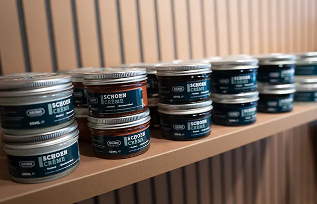 Foto van diverse kleuren schoenenscreme